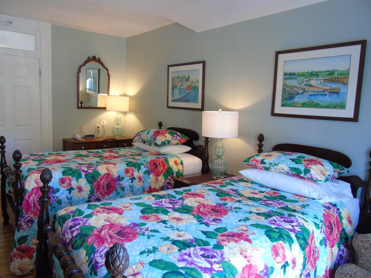 The Dawson House Bed & Breakfast 샬럿타운 외부 사진
